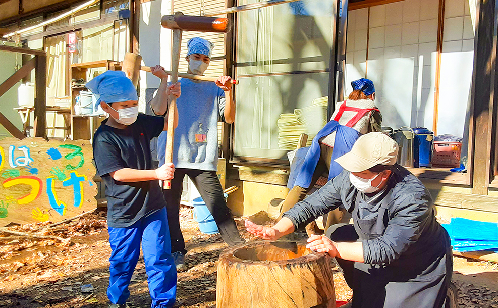 お餅つき